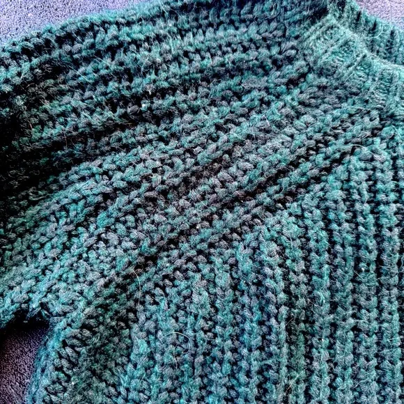 Dark teal green knit sweater size small - Picture 6 of 9